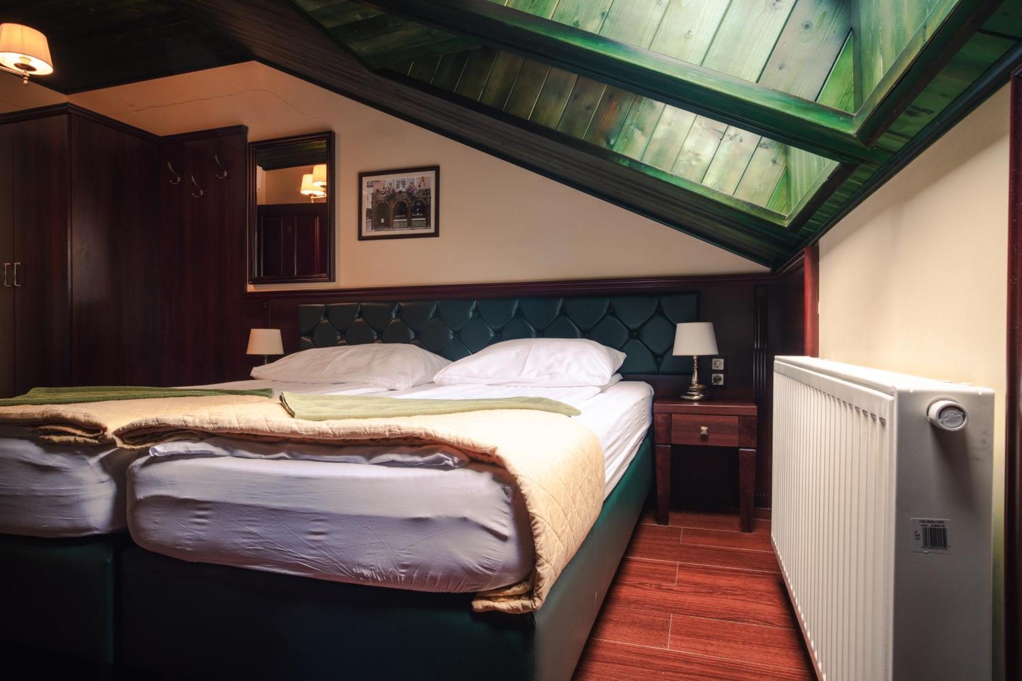 Shoemaker Irish Pub & Accommodation Kielce Exteriér fotografie