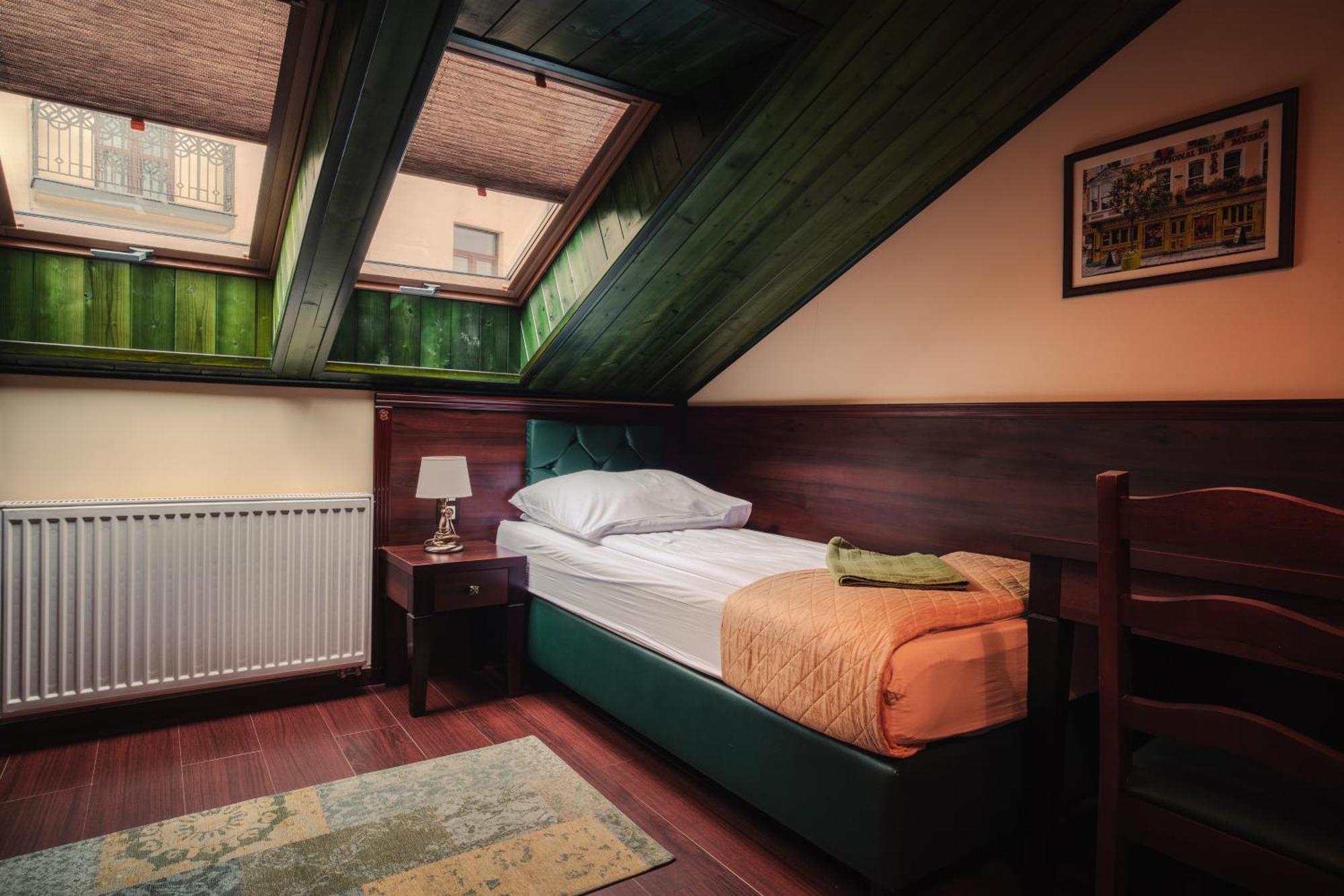 Shoemaker Irish Pub & Accommodation Kielce Exteriér fotografie