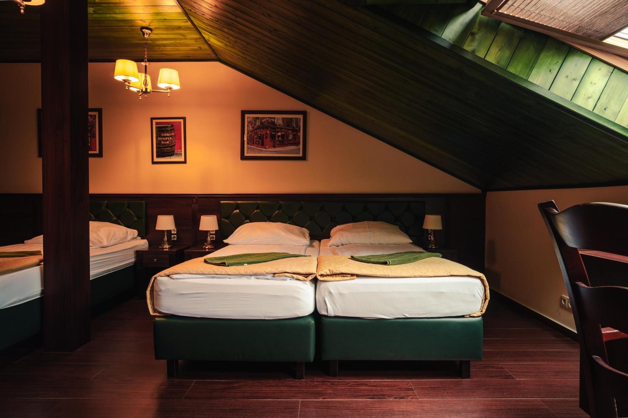 Shoemaker Irish Pub & Accommodation Kielce Exteriér fotografie
