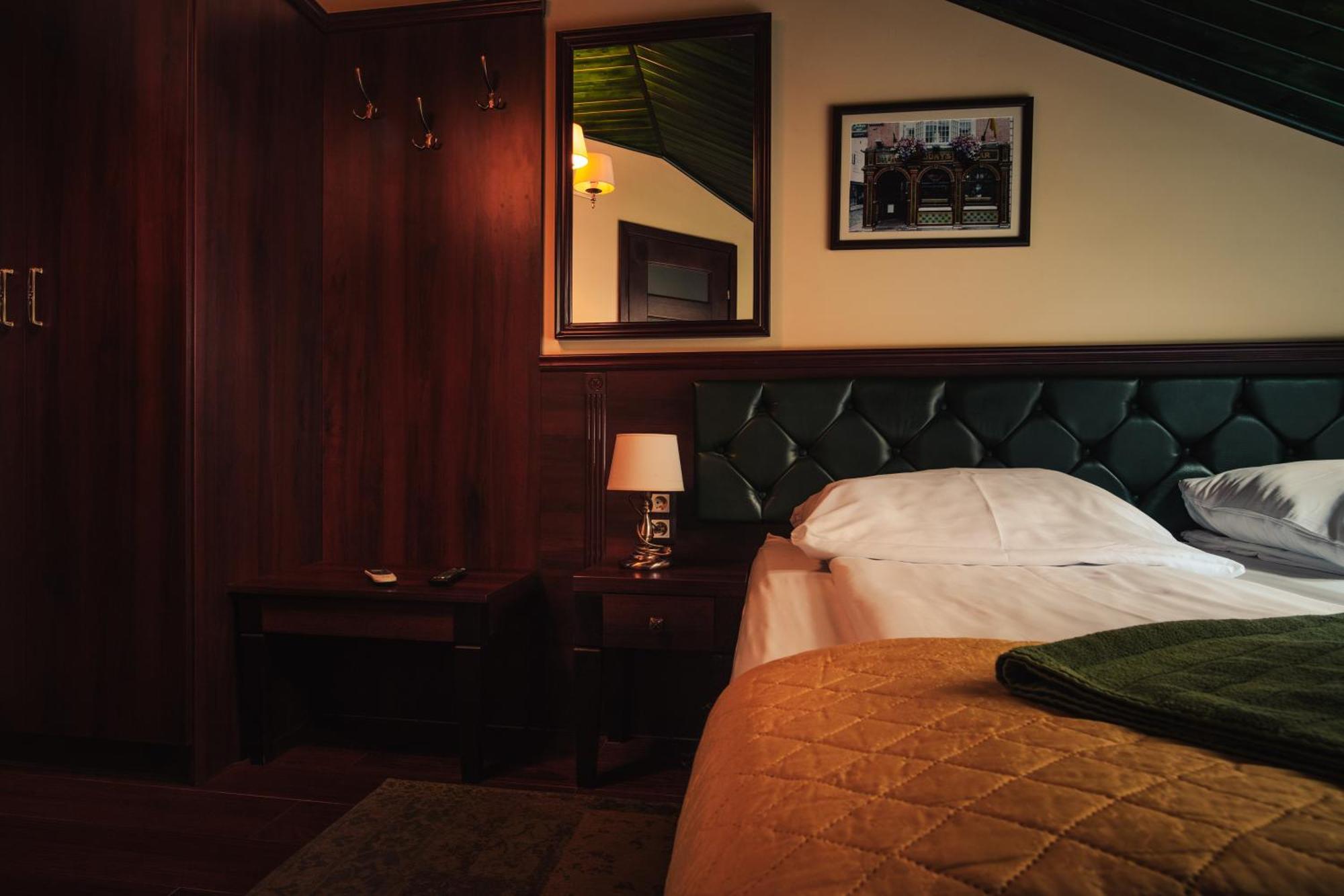 Shoemaker Irish Pub & Accommodation Kielce Exteriér fotografie